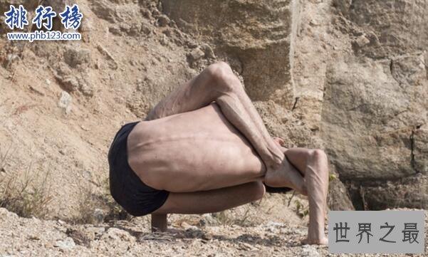 世界上最软的男人:Arthur Cadre,把脚从背后扳到嘴边