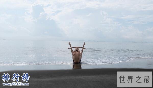 世界上最软的男人:Arthur Cadre,把脚从背后扳到嘴边