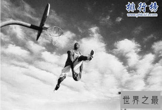 世界上弹跳最高的人:厄尔·麦尼考尔特弹跳153厘米秒杀乔丹
