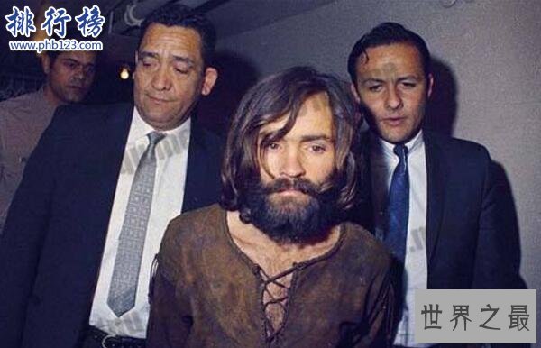 美国史上最著名的杀人狂魔:查尔斯·曼森去世(生前杀过35人)