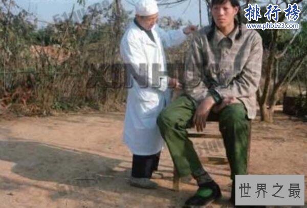 中国最高的女人是谁,姚德芬身高2.4米(脚长45.5厘米)