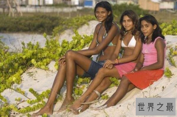 世界上最高的儿童,艾利萨尼·席尔瓦14岁2.07米(男朋友仅1.6米)