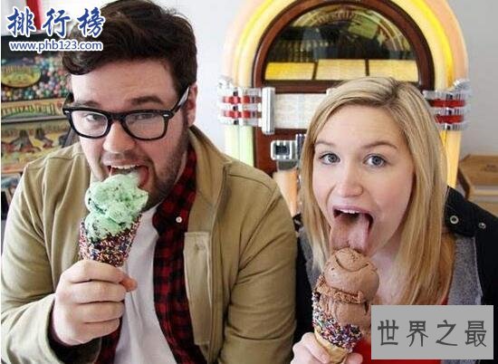 世界上最长的舌头：美国女孩舌头长10.16厘米，可以舔到眼睛