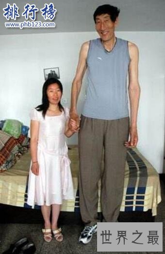 世界上胳膊最长的人，鲍喜顺胳膊长1.06米(手长38厘米)