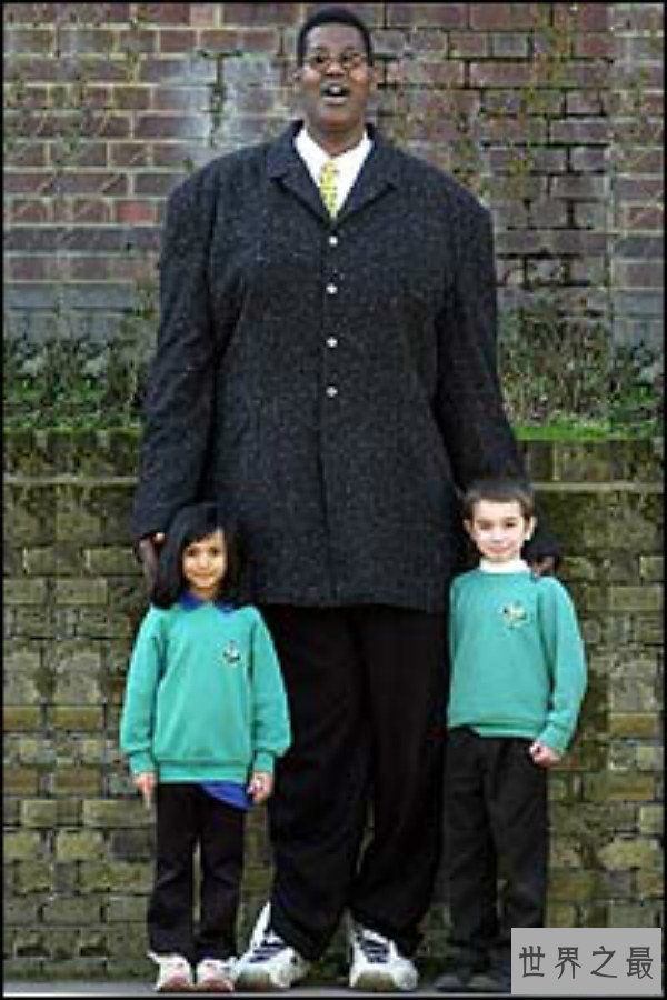 世界上手最长的人是谁,鲍喜顺手大如蒲扇