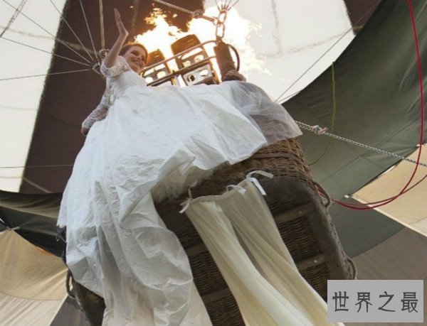 世界上最长的婚纱,中国婚纱长达4100米（40人捧裙摆）