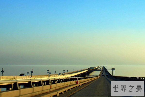 世界最长湖桥：庞恰特雷恩湖堤道