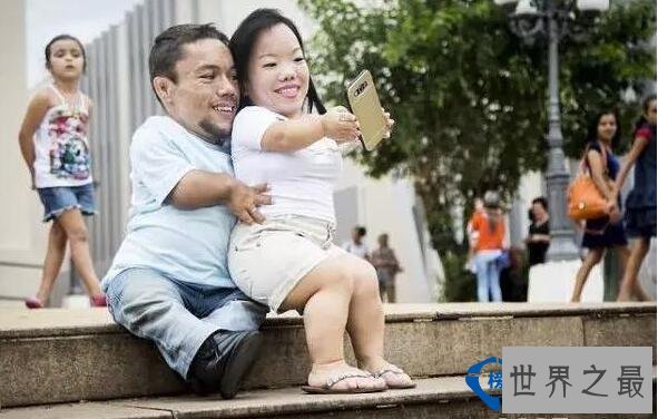 世界上身高最矮的夫妻 两人身高都不足1米