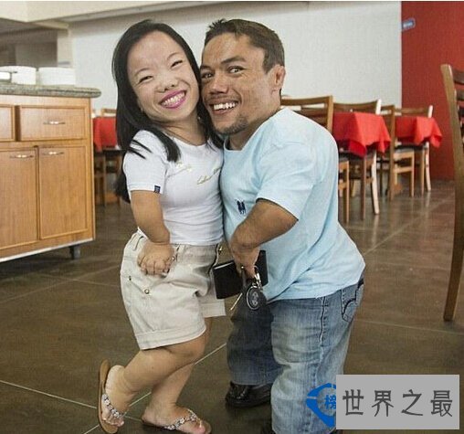 巴西最矮的情侣 身高不足1米