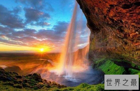世界上雨量最多的国家，比北京42年的总降水量还多