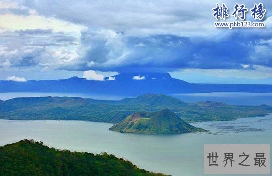 世界上最小的活火山,塔尔火山(相对高度仅200米)