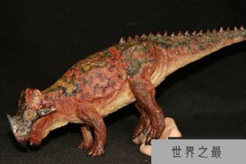 扁角龙：颈盾短小的植食恐龙，别名鞑靼扁角龙