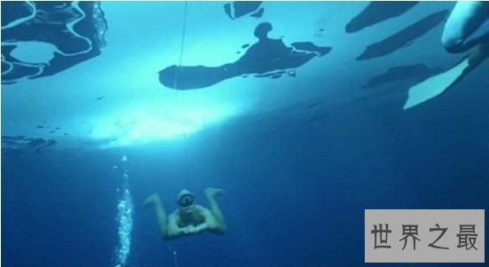 人类水下憋气世界纪录 丹麦呼吸学巨匠水下憋气长达22分22秒