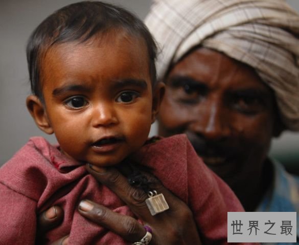 身份不明/印度/母亲年龄:8年