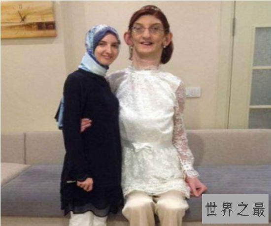 世界最高少女，土耳其少女17岁身高就高达2.14米