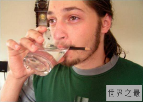 打嗝工夫最长的人，查尔斯.奥斯本每天打嗝24000次(长达68年)