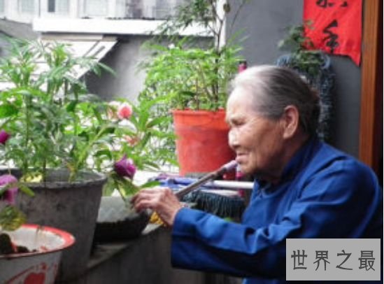 湖南第一寿星，田龙玉老人年满124岁却照旧面色苍白