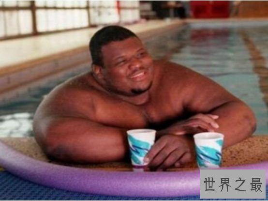 世界上最重的静止员曼尼·亚伯勒 体重巅峰期曾达830斤(现已去世)