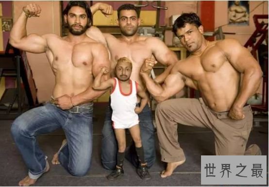 世界上最小的健言教练 身高仅80厘米