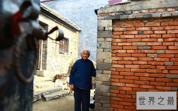 中国最美婆婆 百岁老太照料七旬儿媳