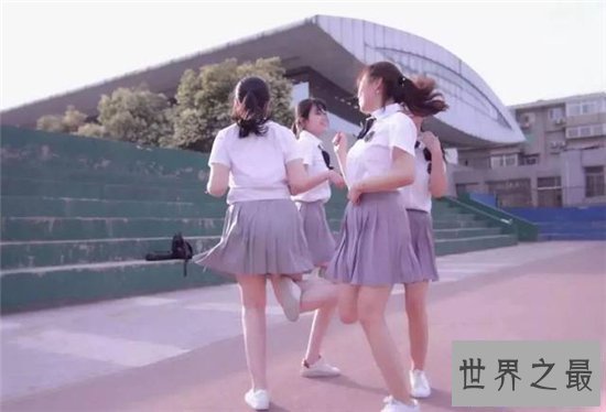 【图】我曾纯粹爱过你由艾小图所写 总书评数近万条获