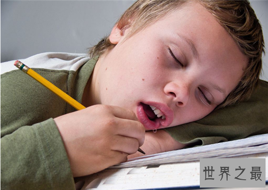【图】睡觉流口水是什么缘由 口腔不瘦弱必须及时医治
