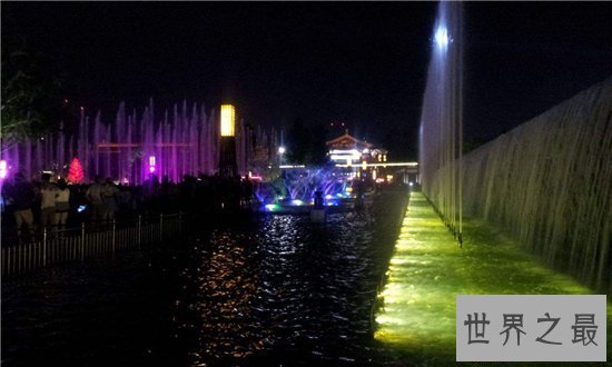 【图】大雁塔喷泉开放工夫 采用世界超高技术 成为西安