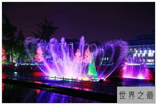 【图】大雁塔喷泉开放工夫 采用世界超高技术 成为西安