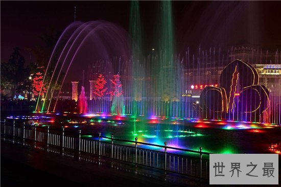 【图】大雁塔喷泉开放工夫 采用世界超高技术 成为西安