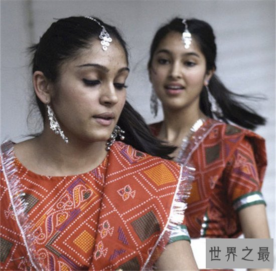 【图】受人跪拜的印度圣女 其实是高僧们的应召女郎