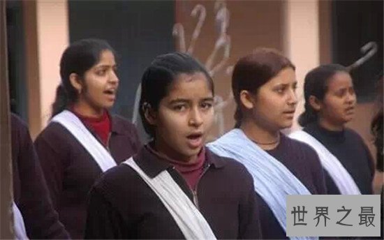 【图】受人跪拜的印度圣女 其实是高僧们的应召女郎