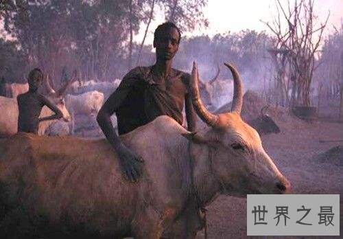 【图】世界上最黑的孩子,全身上下都是黑的,连眼睛