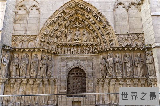【图】世界上十大著名的哥特式建筑 感受东方念旧风气
