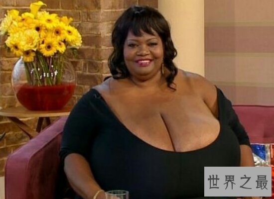 【图】世界上最大的胸 分量20公斤 大到让人们疑心人生