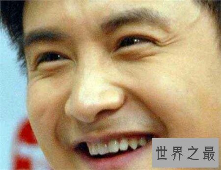 【图】悬针纹真的是由于长工夫不开心所导致的 该怎样