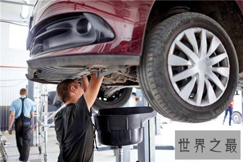 【图】汽车多少公里换机油 每年换机油的费用是多少