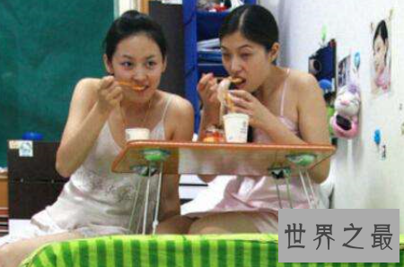 【图】空姐生存照让大家浮想联翩 她们竟有这样的一面