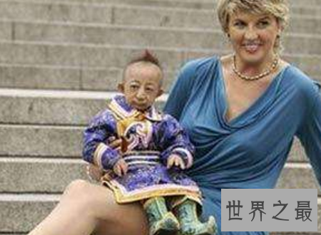【图】世界上最矮的人身高矮但有着暖和人心的浅笑