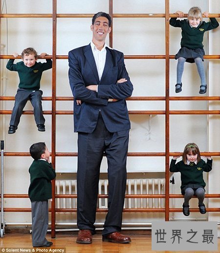 【图】世界上最高的人有多高 难以设想的高度