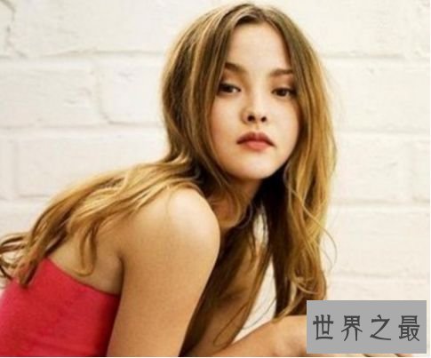 “袖珍名模”戴文·青木 “袖珍名模”戴文·青木