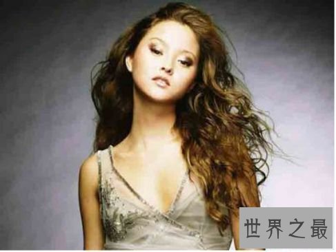 “袖珍名模”戴文·青木 “袖珍名模”戴文·青木