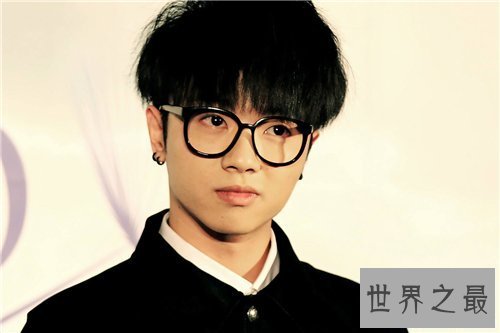 【图】华晨宇富二代身份扑所迷离 家庭背景豪华曝光