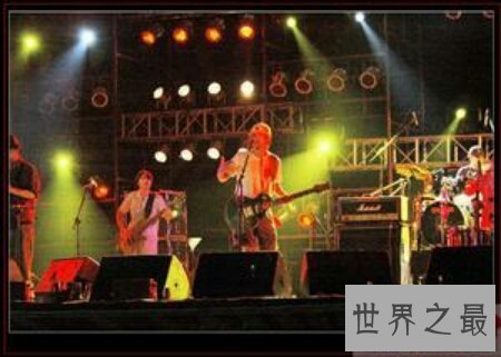 【图】新长征路上的摇滚这首歌你听了吗 是崔健深情演