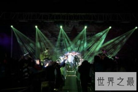 【图】新长征路上的摇滚这首歌你听了吗 是崔健深情演