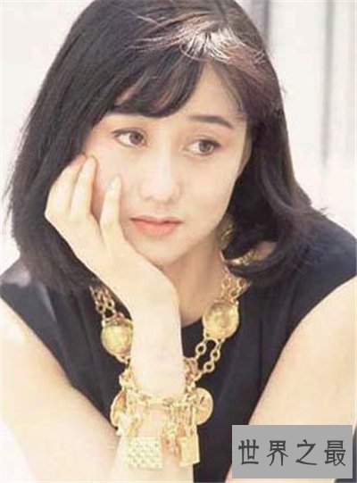 【图】李连杰老婆利智集体材料 两人相恋通过引见