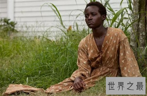 【图】为奴十二年剧情影评引见 由关于黑奴的小说改编