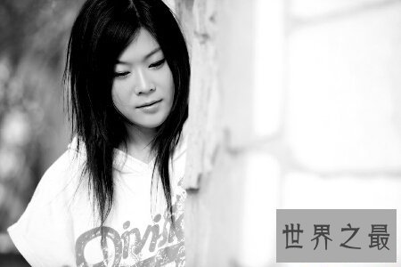 【图】能否还记得那个曾经登上春晚舞台唱歌的西单女