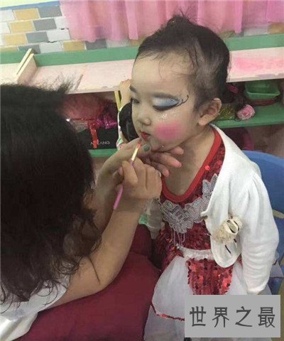 【图】儿童舞台妆怎样化难看 儿童舞台妆需求留意什么