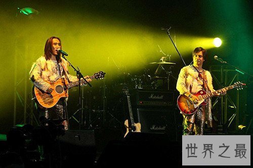 【图】还珠格格主题曲原唱及歌词引见 能源火车唱遍大