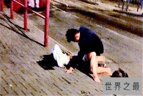 【图】野战门事情残缺照片网络传播 边疆先生在香港街